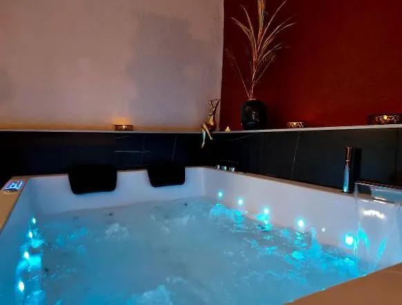 Majord'Home Spa 4*- Le Macaron -Coeur Vieille Ville Annecy Apartment